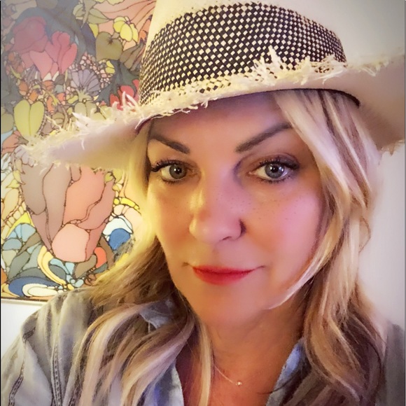 Meet the Posher - Picture 5 of 7